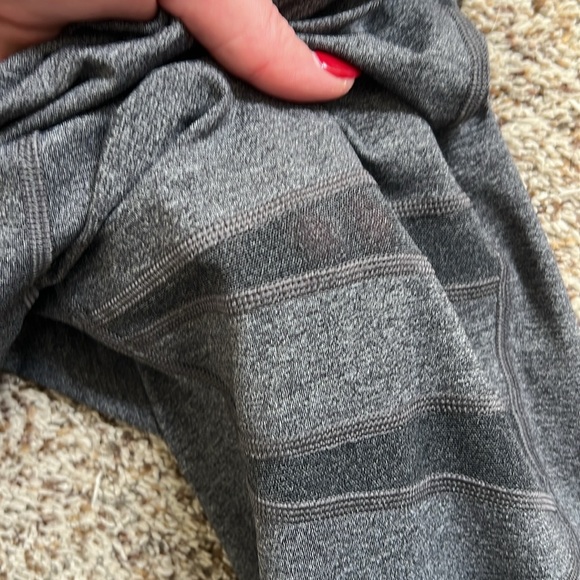 GREAT CONDITION- Lululemon Mesh Leggings - Picture 3 of 4